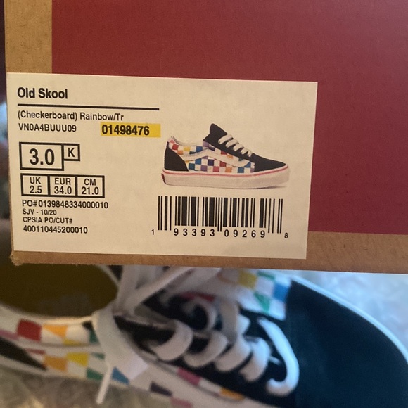 Vans - Picture 3 of 5